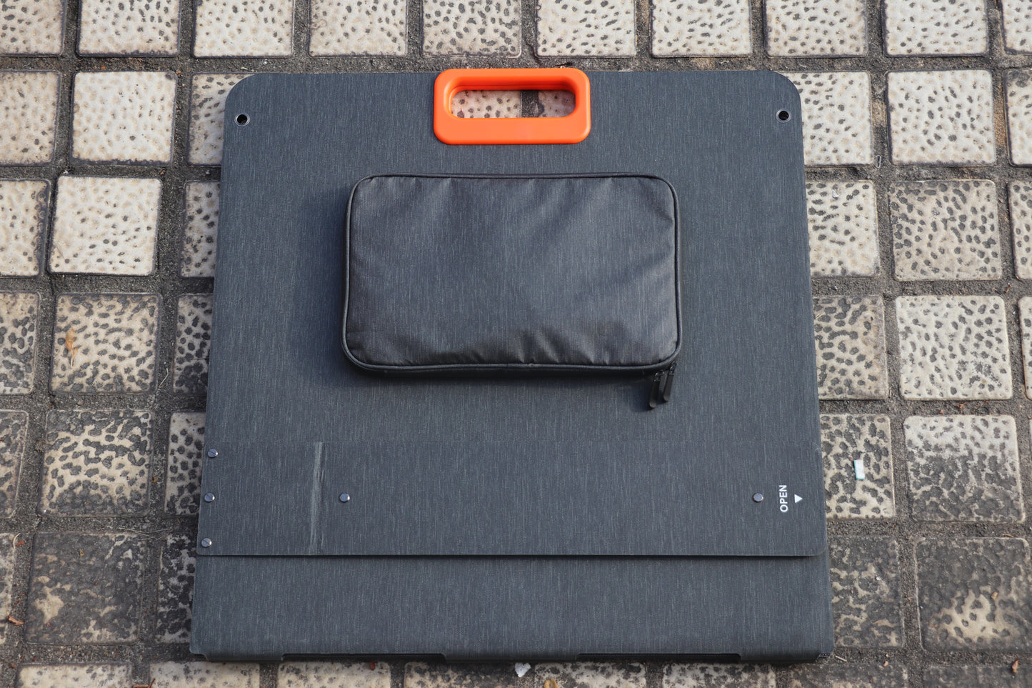 Solar Panel PORTABLE SOLAR PANEL-100W PYS-PSP200