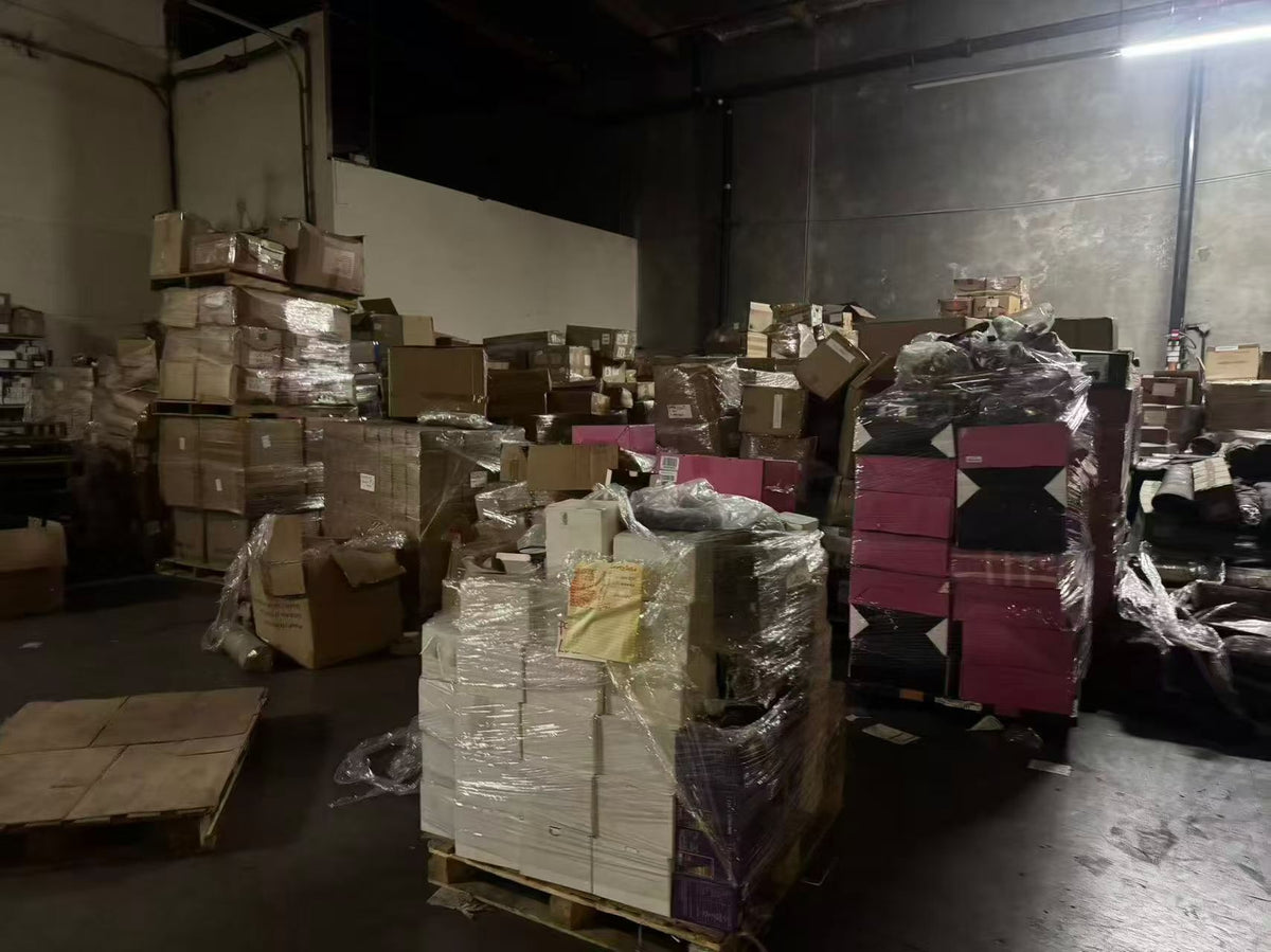 Warehouse pallets - brand new e-commerce mixed pallets